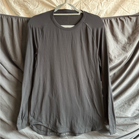 lululemon athletica Men's Long Sleeve Black Shirt - Picture 1 of 4